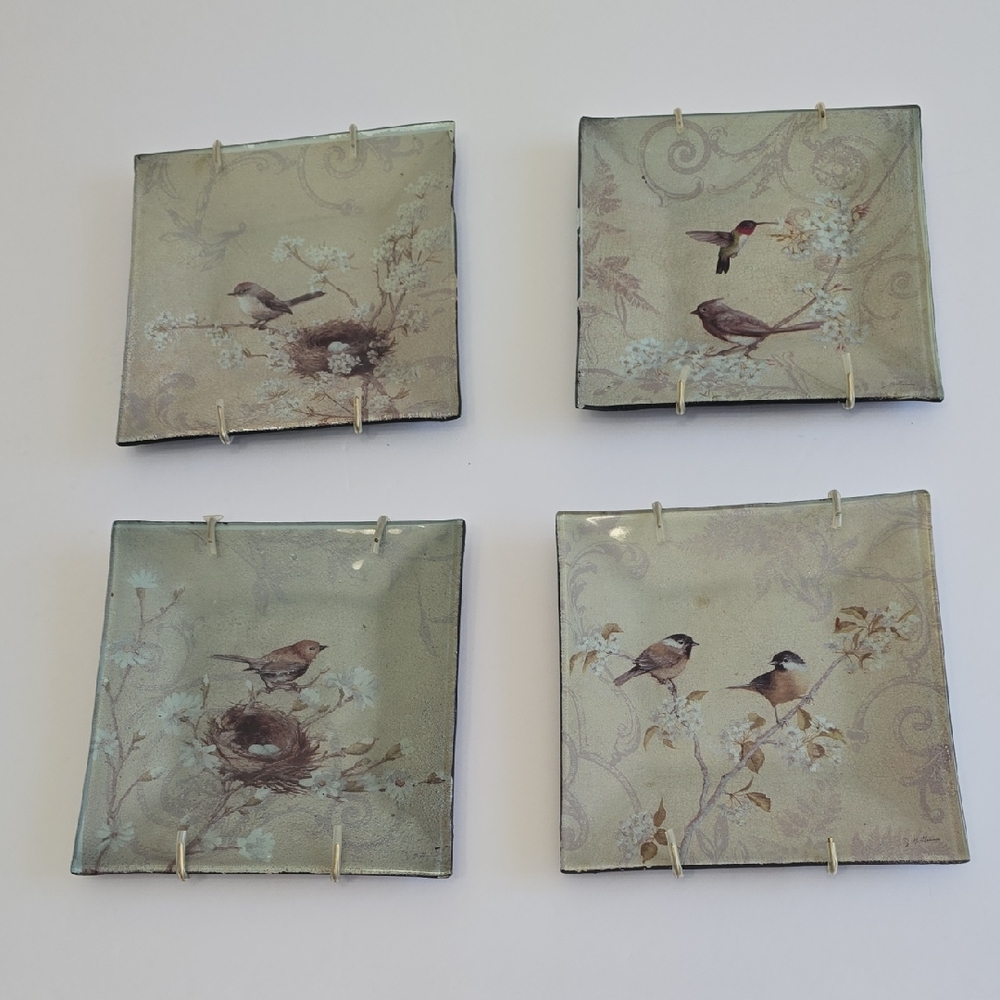Set Of 4 Jill Schulz McGannon Art In Motion Deco Bird Glass Square Plates